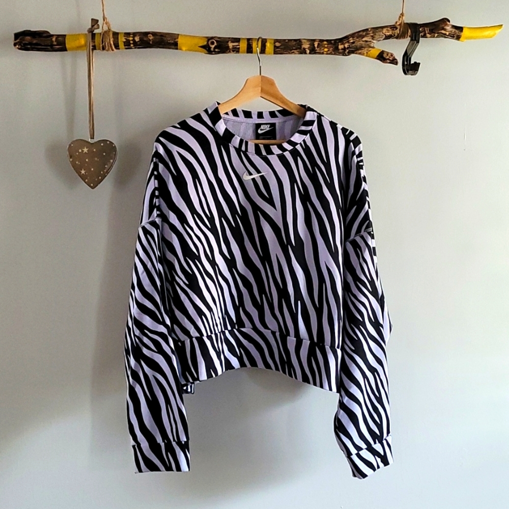 Zebra lavender & black sweater - sz M, Nike